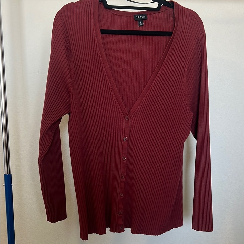 Torrid size 4 run small  Ribbed Red Cardigan